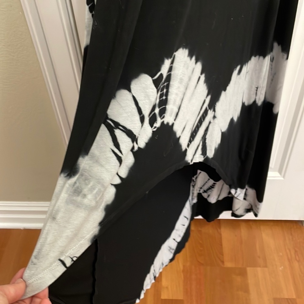 Everleigh tie dye high low maxi. M - Picture 2 of 7